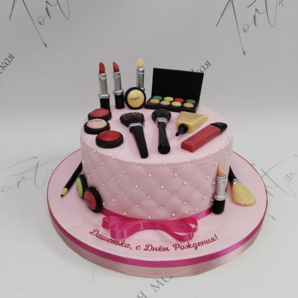 Торт косметичка для девушки - 2404 на заказ в Москве, купить 3кг за 12700.00 ₽
